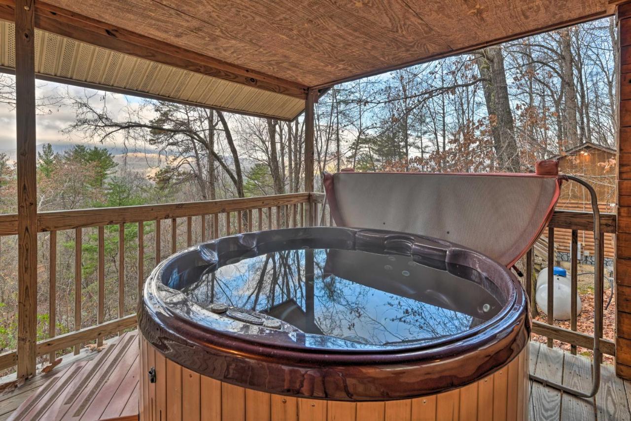 Cozy Deer Glen Cabin With Private Hot Tub And Porch! Bryson City Exterior photo