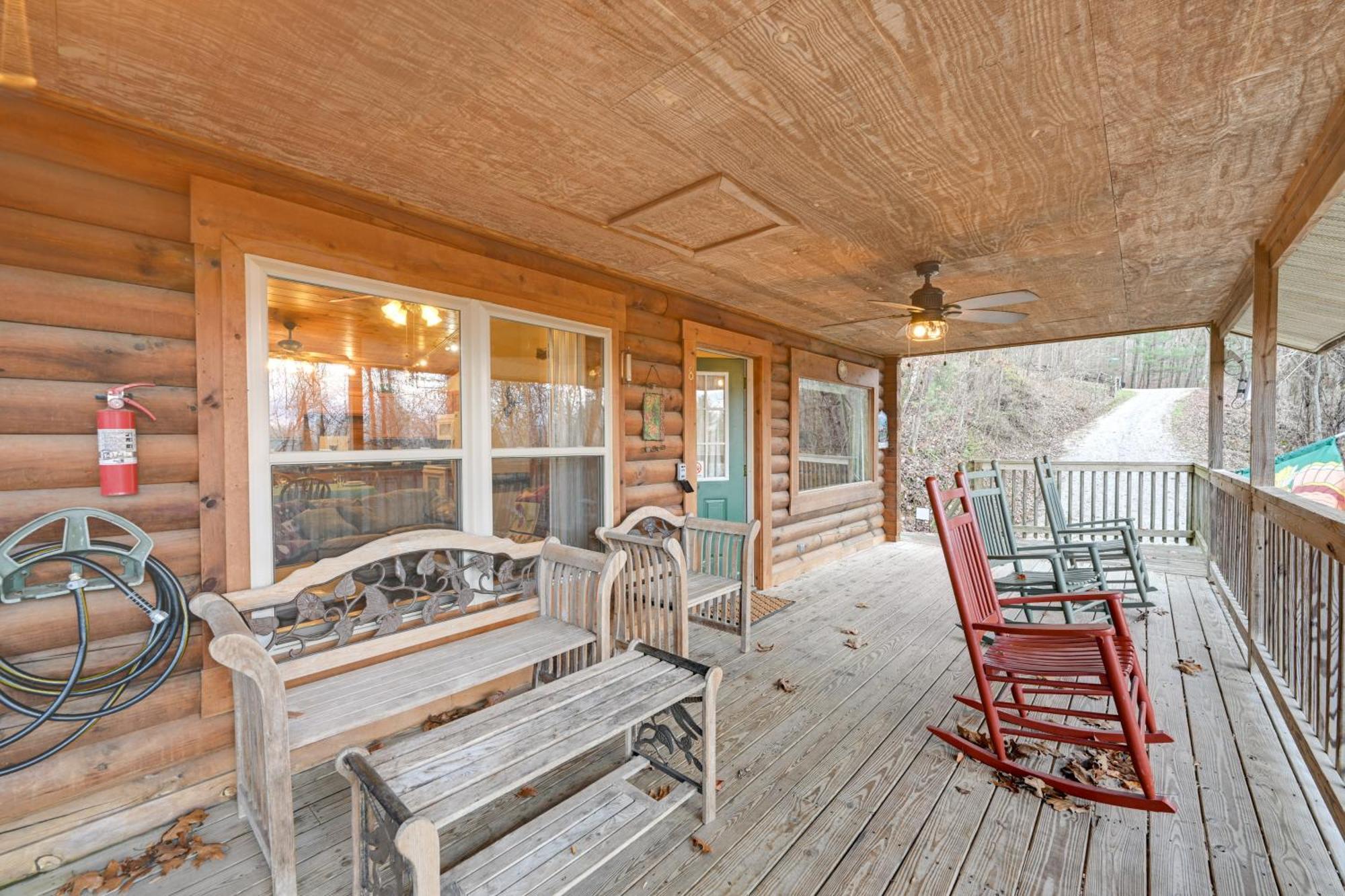 Cozy Deer Glen Cabin With Private Hot Tub And Porch! Bryson City Exterior photo