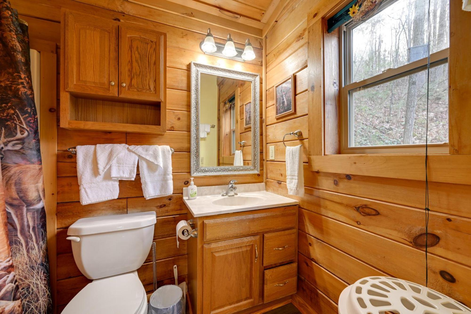 Cozy Deer Glen Cabin With Private Hot Tub And Porch! Bryson City Exterior photo