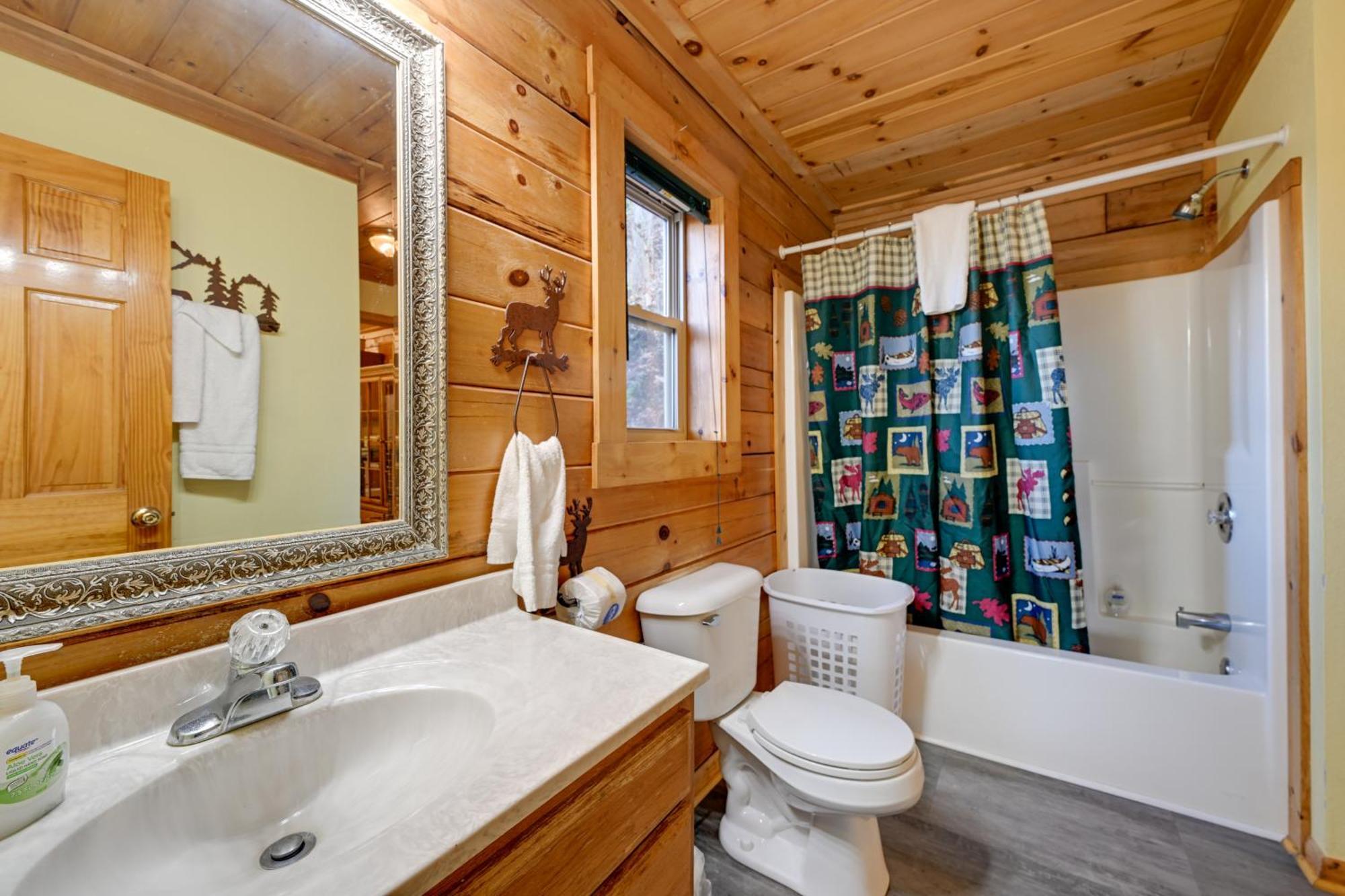 Cozy Deer Glen Cabin With Private Hot Tub And Porch! Bryson City Exterior photo
