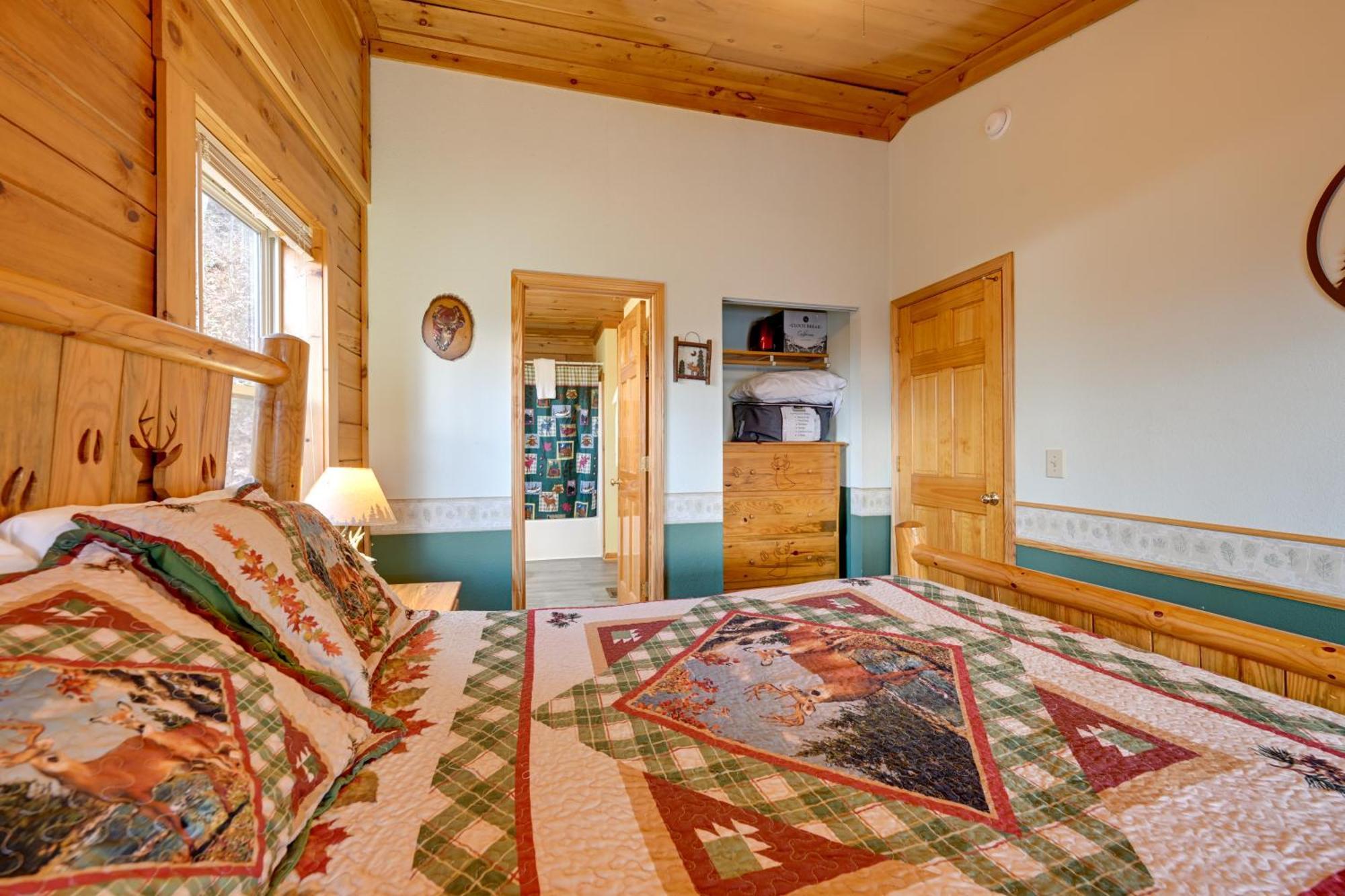 Cozy Deer Glen Cabin With Private Hot Tub And Porch! Bryson City Exterior photo