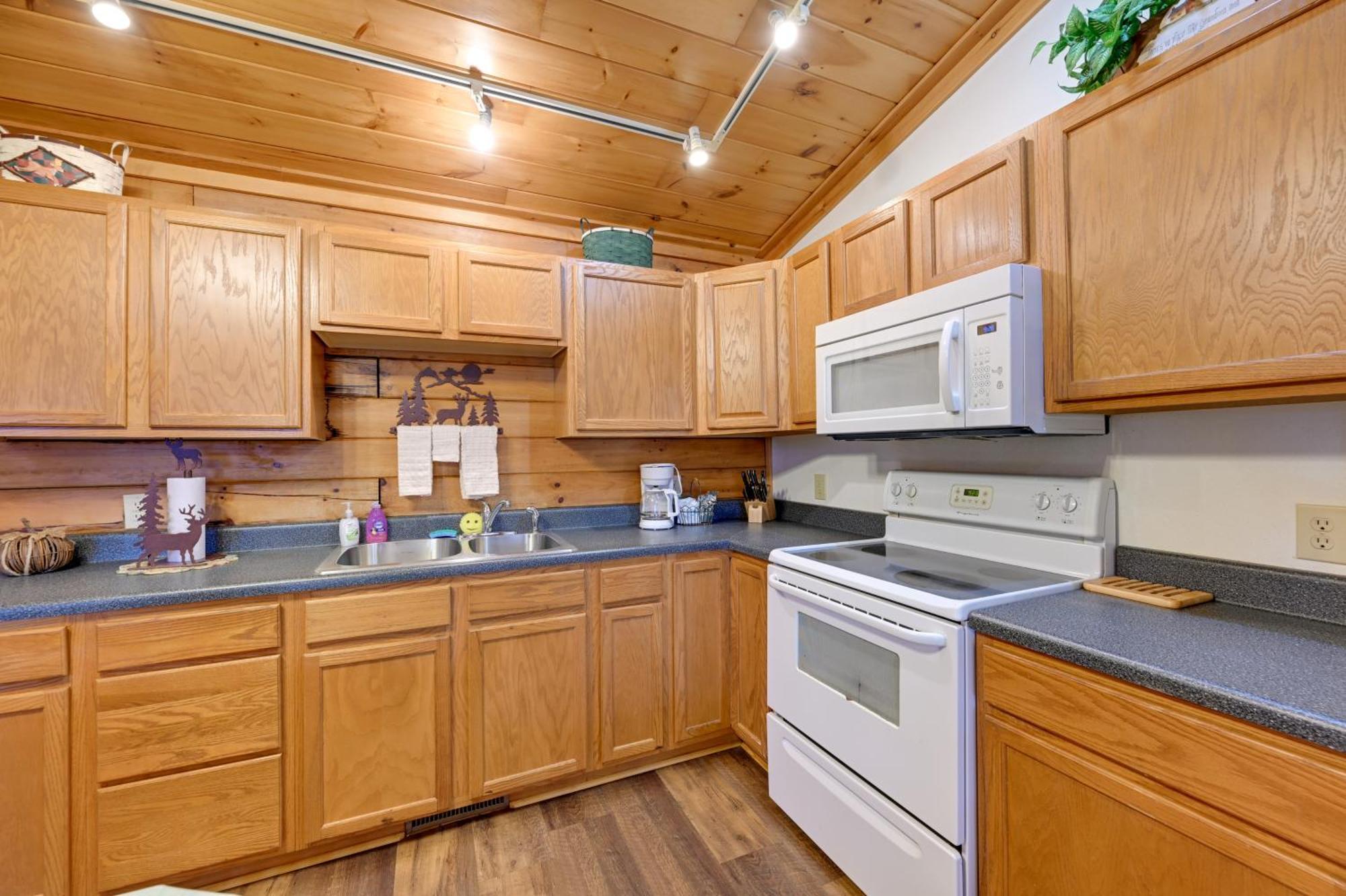 Cozy Deer Glen Cabin With Private Hot Tub And Porch! Bryson City Exterior photo
