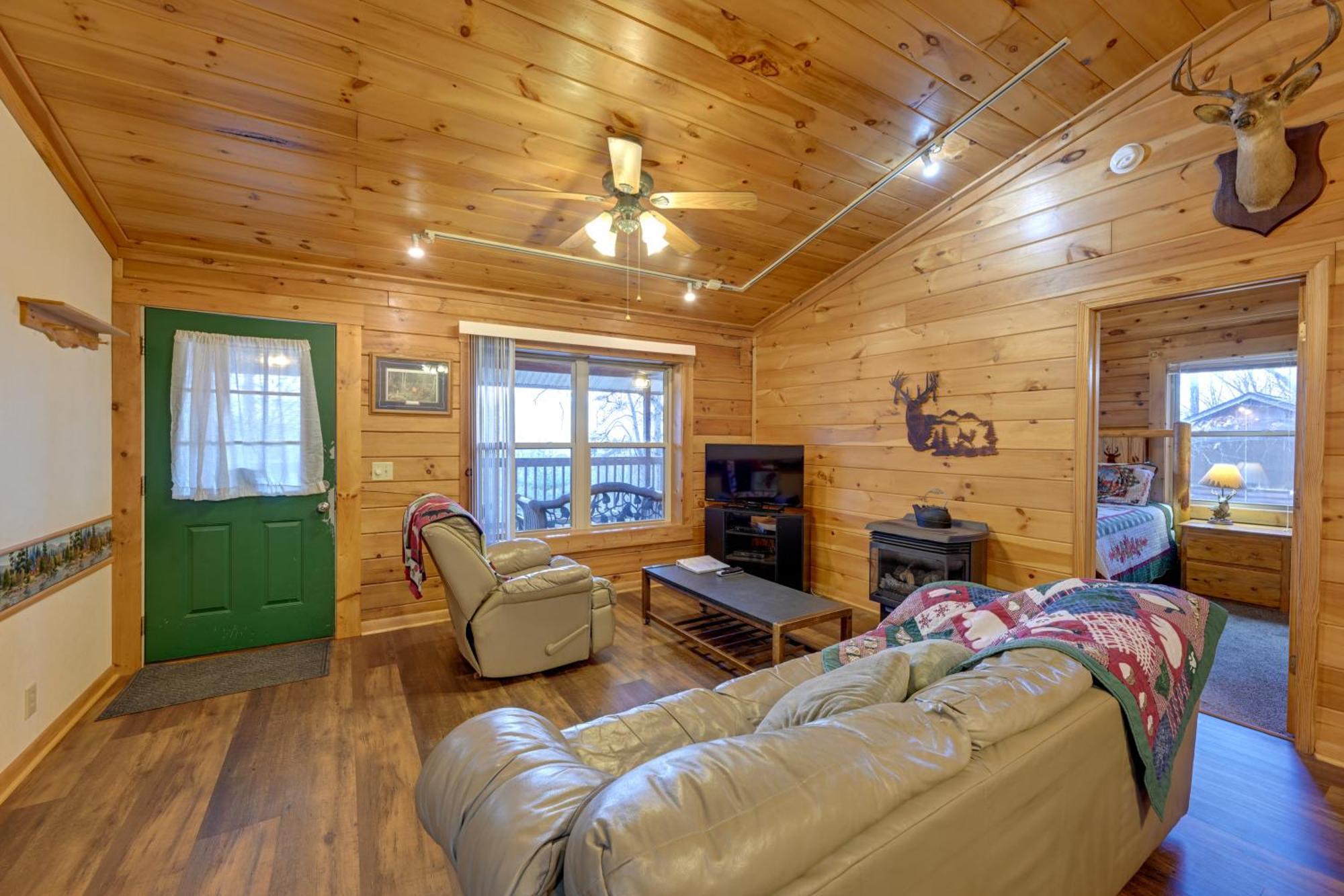 Cozy Deer Glen Cabin With Private Hot Tub And Porch! Bryson City Exterior photo