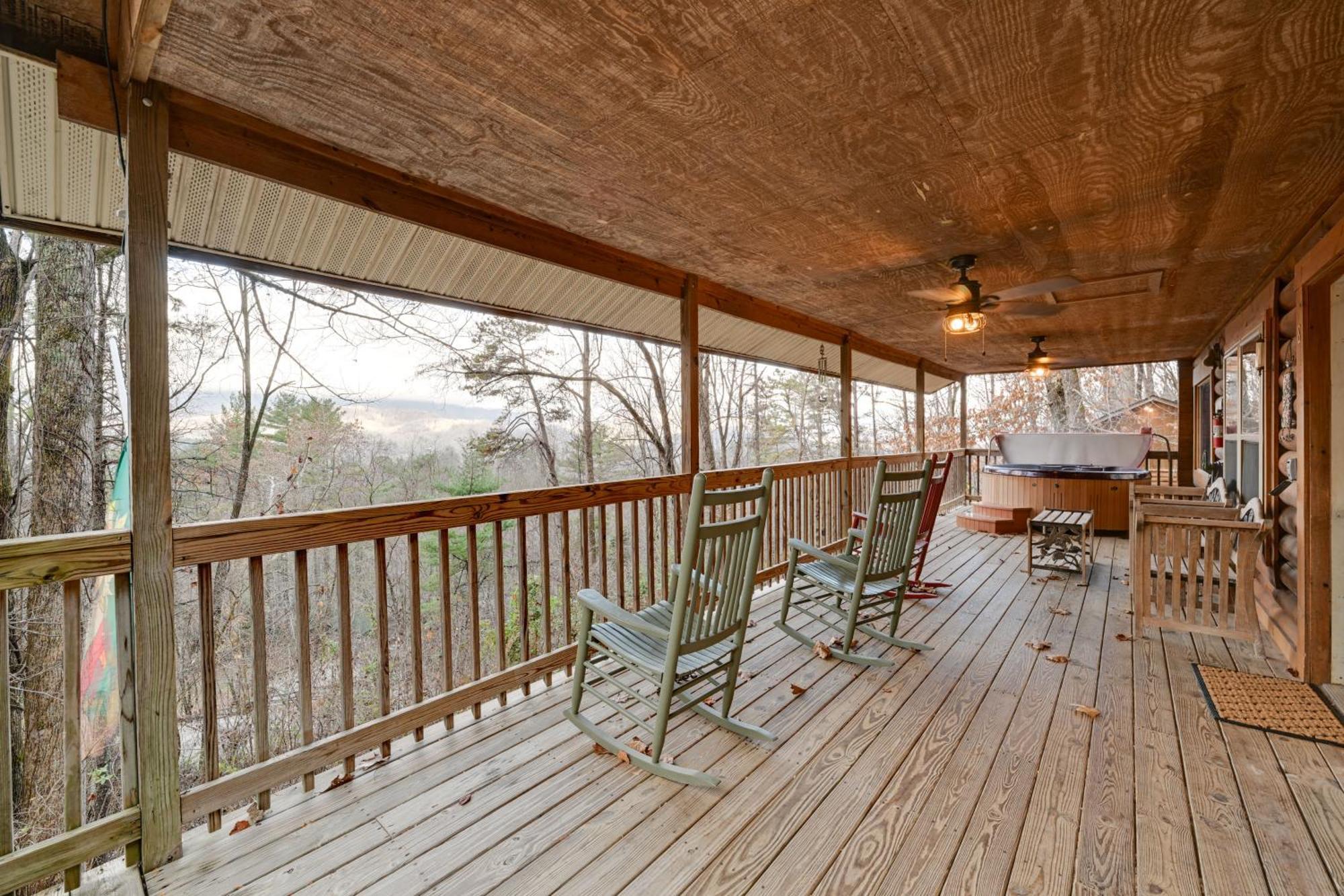 Cozy Deer Glen Cabin With Private Hot Tub And Porch! Bryson City Exterior photo